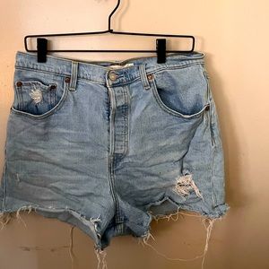 Levi/High waisted/Ribcage shorts